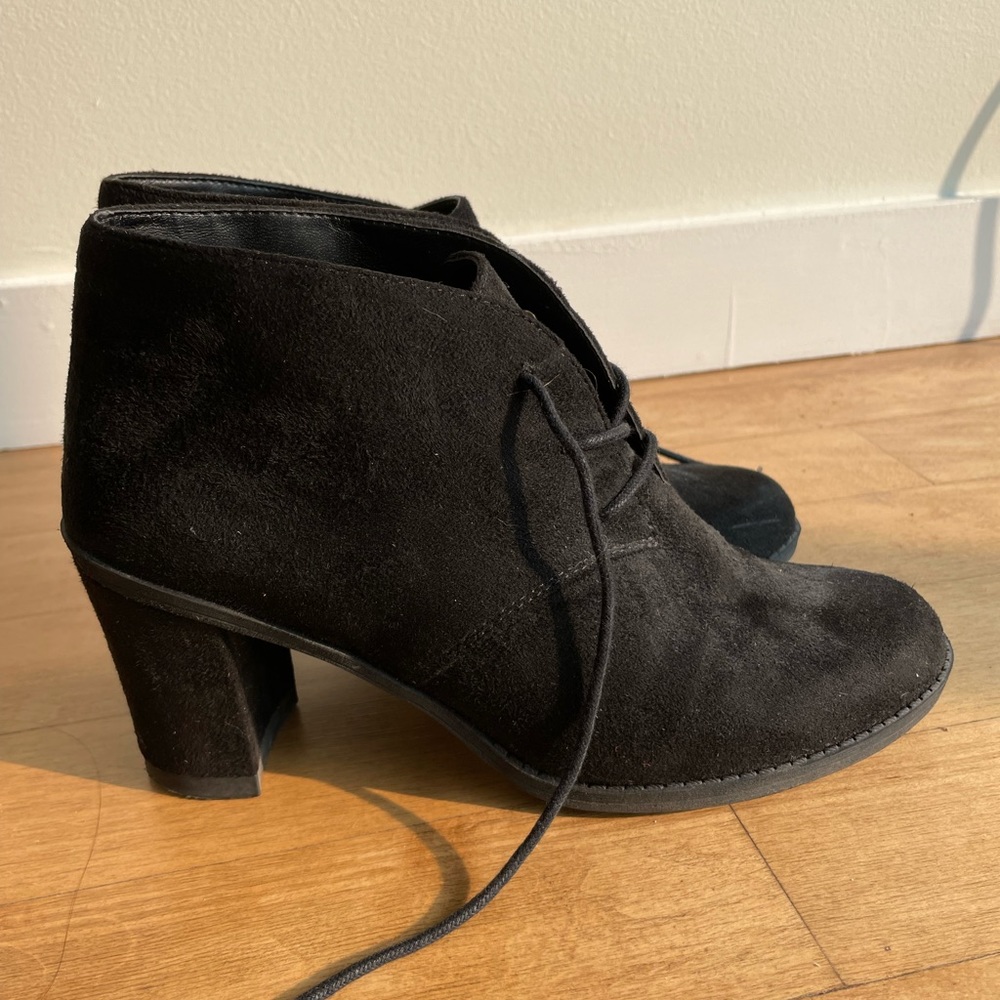 Dr. Scholl’s tie boots with heel